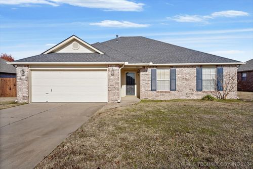 11003 E 120th Street N, Collinsville, OK, 74021 | Card Image