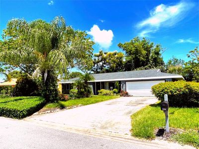 634 24th Street Sw, House other with 3 bedrooms, 2 bathrooms and null parking in Vero Beach FL | Image 1