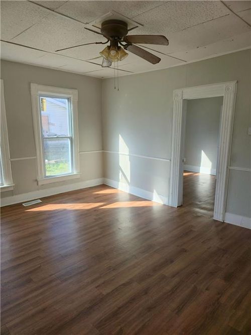 604 S Market St, Holden, MO, 64040-1432 | Card Image