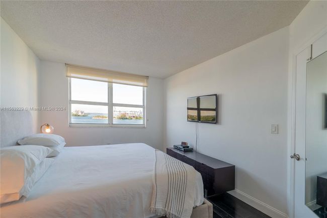 APT-1012 - 90 Alton Rd, Condo with 2 bedrooms, 2 bathrooms and null parking in Miami Beach FL | Image 11