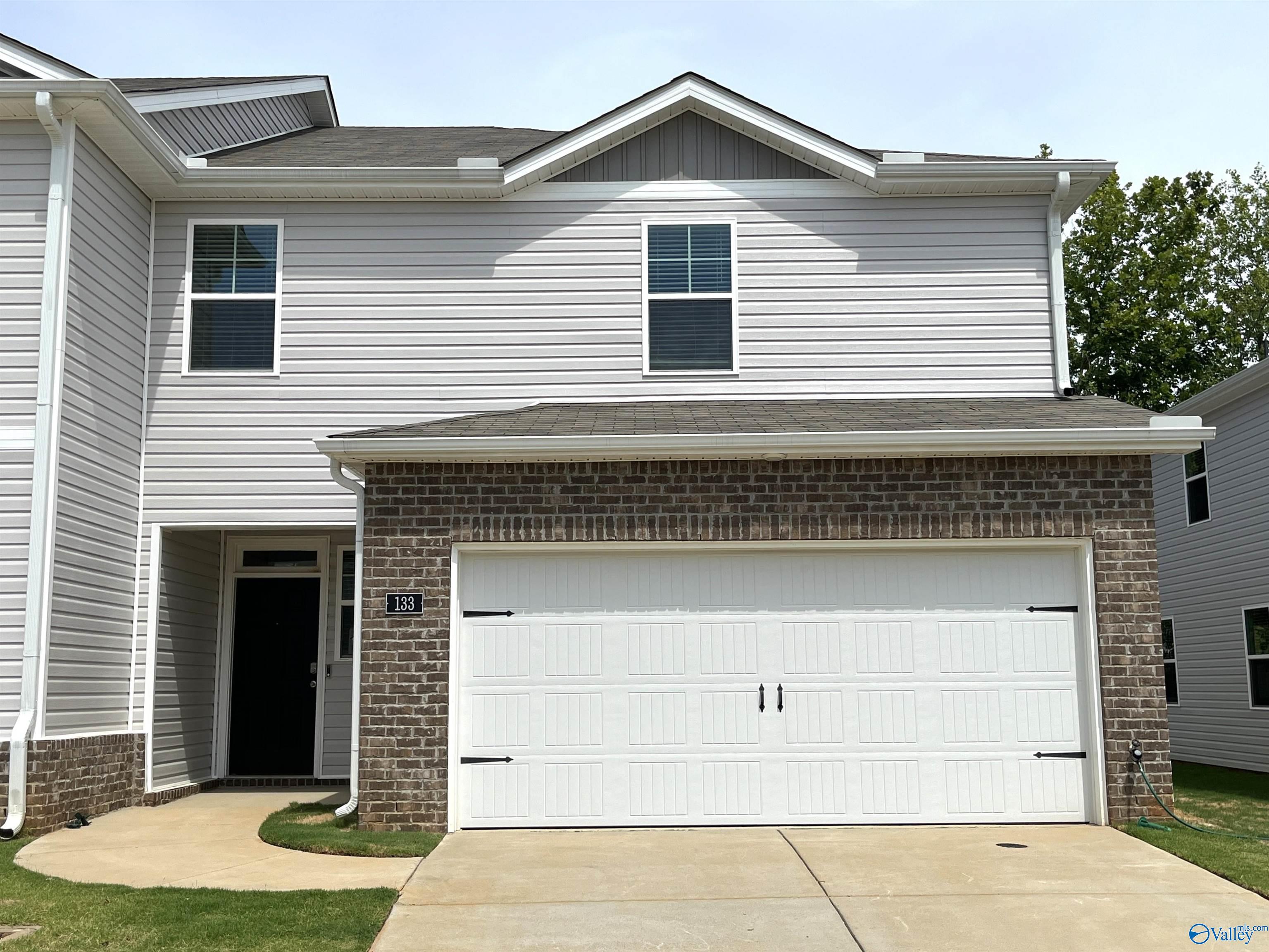 Maple Spring Trl, Madison, AL 35758
