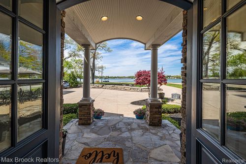 9239 Silverside, South Lyon, MI, 48178-9316 | Card Image