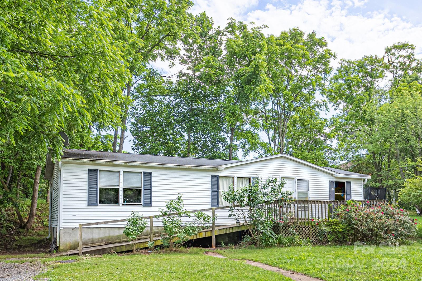 Starnes Cove Rd, Asheville, NC 28806