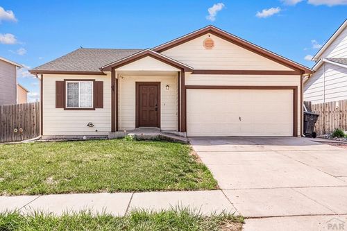 3736 Pronghorn Ln, Pueblo, CO, 81005-3060 | Card Image