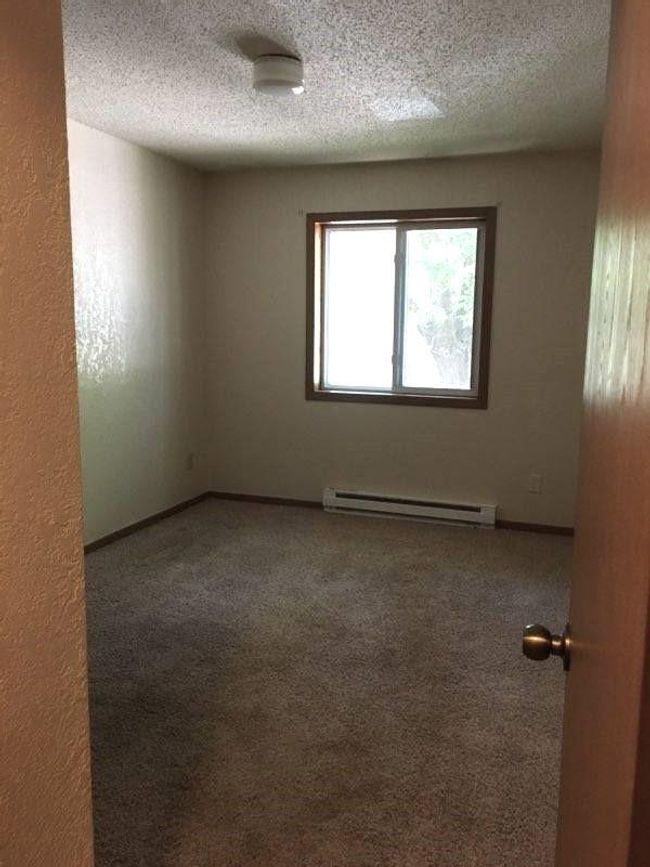 Westmar Bedroom | Image 9