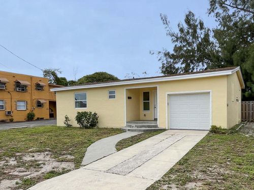 4301 Pinewood Ave, West Palm Beach, FL, 33407-3821 | Card Image