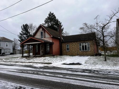 102 S Cedar St, Danville, OH, 43014-9819 | Card Image