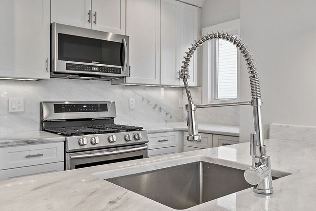 APT-2 - 29 Central St, Condo with 2 bedrooms, 2 bathrooms and 2 parking in Manchester MA | Image 9