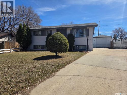1156 Duffield Cres, Moose Jaw, SK, S6H5M4 | Card Image