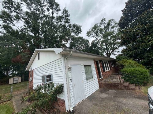 108 Mcdowell Dr, Boiling Springs, SC, 29316-5630 | Card Image