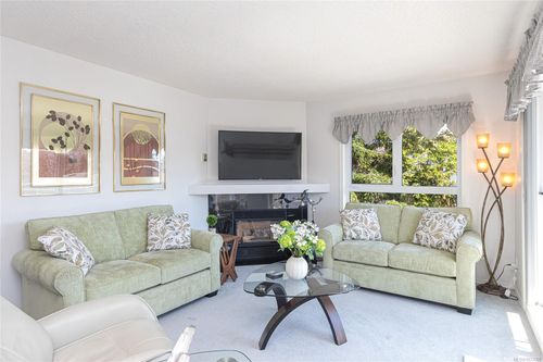 311-9919 Fourth St, Sidney, BC, V8L2Z6 | Card Image