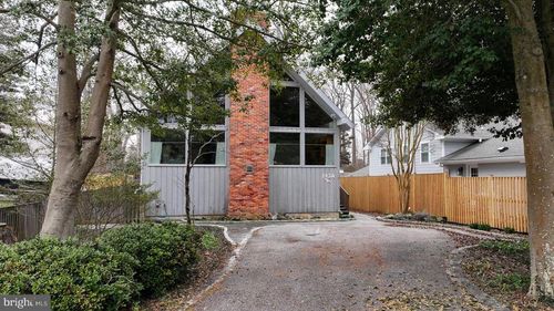 143 E Lake Dr, ANNAPOLIS, MD, 21403-4443 | Card Image