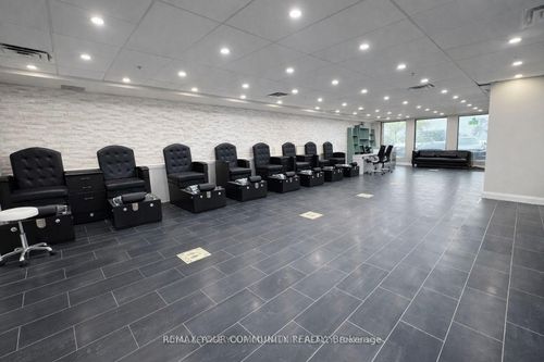 15-136 Winges Rd, Vaughan, ON, L4L6C3 | Card Image