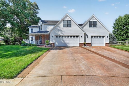 7224 Lilac Ct, Holland, OH, 43528-8248 | Card Image