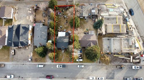 6435 33 Ave Nw, Calgary, AB, T3B1K9 | Card Image