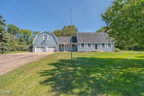2234 Sherman Dr, Bismarck, ND, 58504-3104 | Card Image