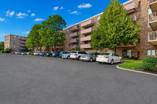 219-1463 Mercury Dr, Schaumburg, IL, 60193-3529 | Card Image