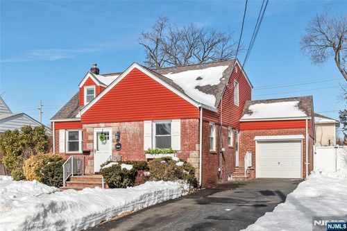 10-09 Charles St, Fair Lawn, NJ, 07410-1703 | Card Image