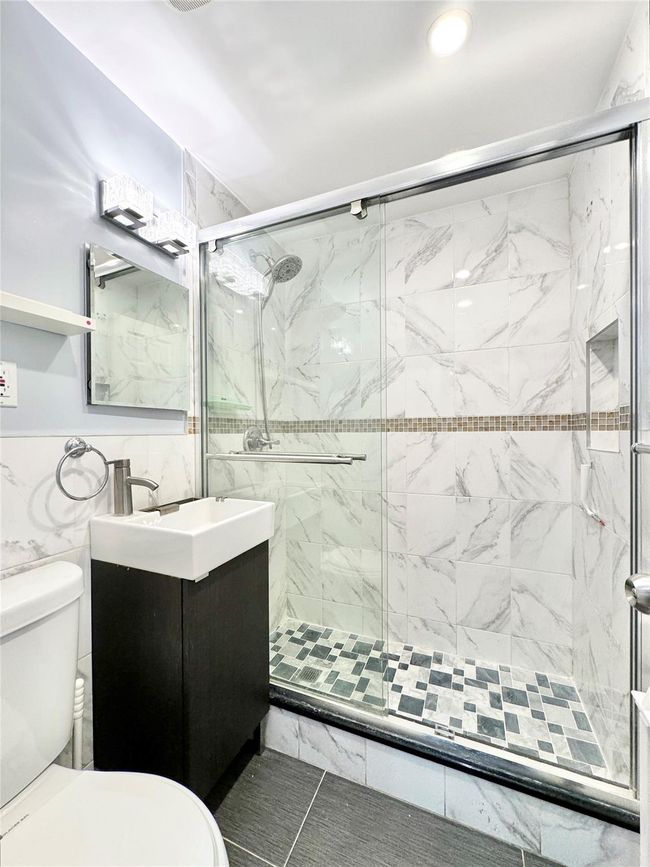 52 70 Th St, House other with 3 bedrooms, 2 bathrooms and 2 parking in Maspeth NY | Image 13