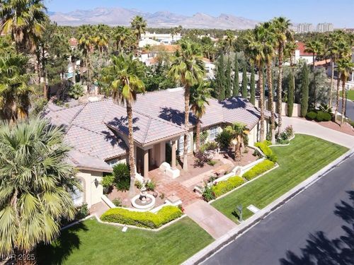 1813 Skyline Dr, Las Vegas, NV, 89117-5851 | Card Image