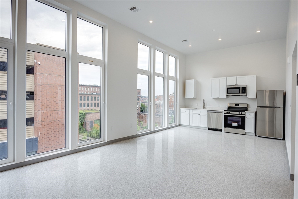 Residential Lease in Lowell