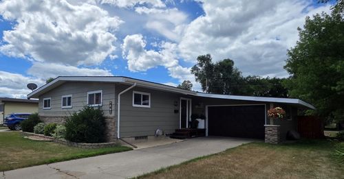 640 9th Ave Sw, Valley City, ND, 58072-3747 | Card Image