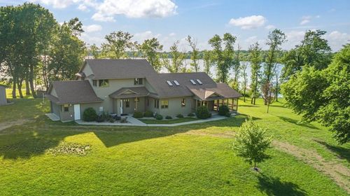61630 Nutmeg Rd, Madison Lake, MN, 56063-4240 | Card Image