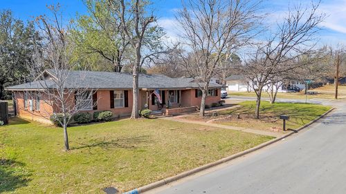 709 Hurstview Dr, Hurst, TX, 76053-5523 | Card Image