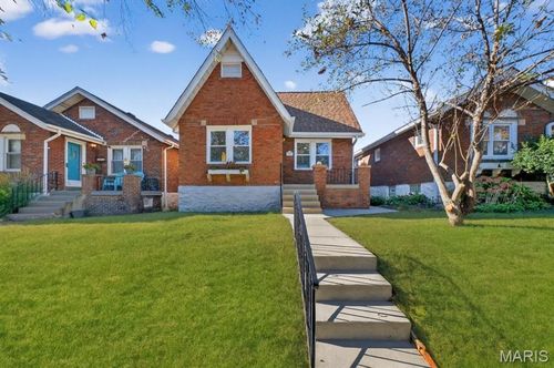 3922 Burgen Ave, Saint Louis, MO, 63116-3209 | Card Image