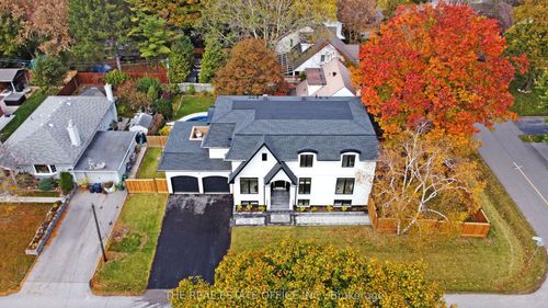 18 Beaverbrook Ave, Etobicoke, ON, M9B2M9 | Card Image