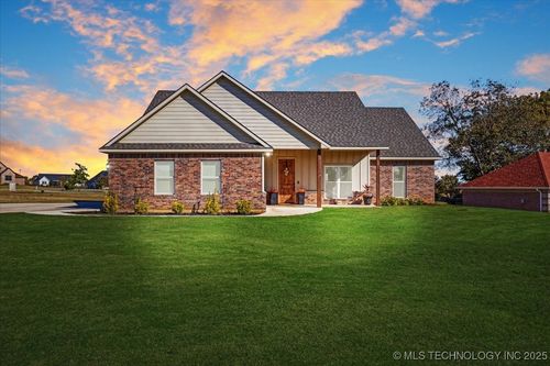 2 Wilderness Rd N, Calera, OK, 74730-4526 | Card Image