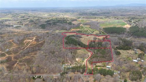 6988 Salem Chapel Rd, Walnut Cove, NC, 27052-9691 | Card Image