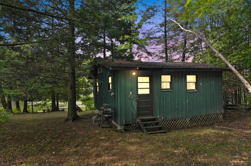 18750 W Knapp Rd, Reed City, MI, 49677-8294 | Card Image