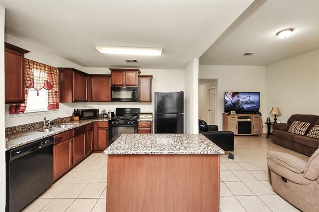 Kitchen/Living room connection | Image 8