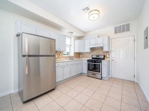 2r-613 Ridge Rd, Lyndhurst, NJ, 07071-3221 | Card Image