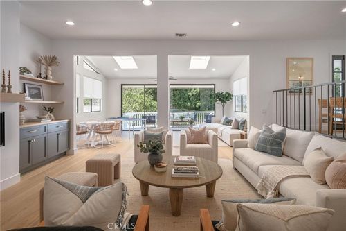 1511 3rd St, Manhattan Beach, CA, 90266-6301 | Card Image