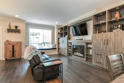 11189 240 St, Home with 5 bedrooms, 3 bathrooms and 5 parking in Maple Ridge BC | Image 3