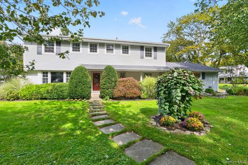 39 Drohan St, Huntington, NY, 11743-1833 | Card Image