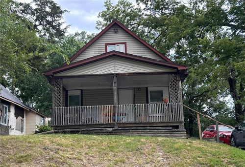 2647 Denver Ave, Kansas City, MO, 64127-4728 | Card Image