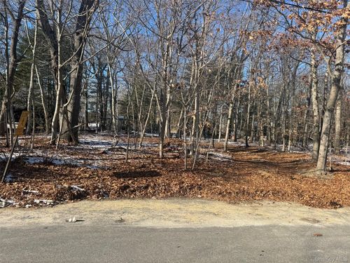 725 Youngs Avenue, Southold, NY, 11952 | Card Image