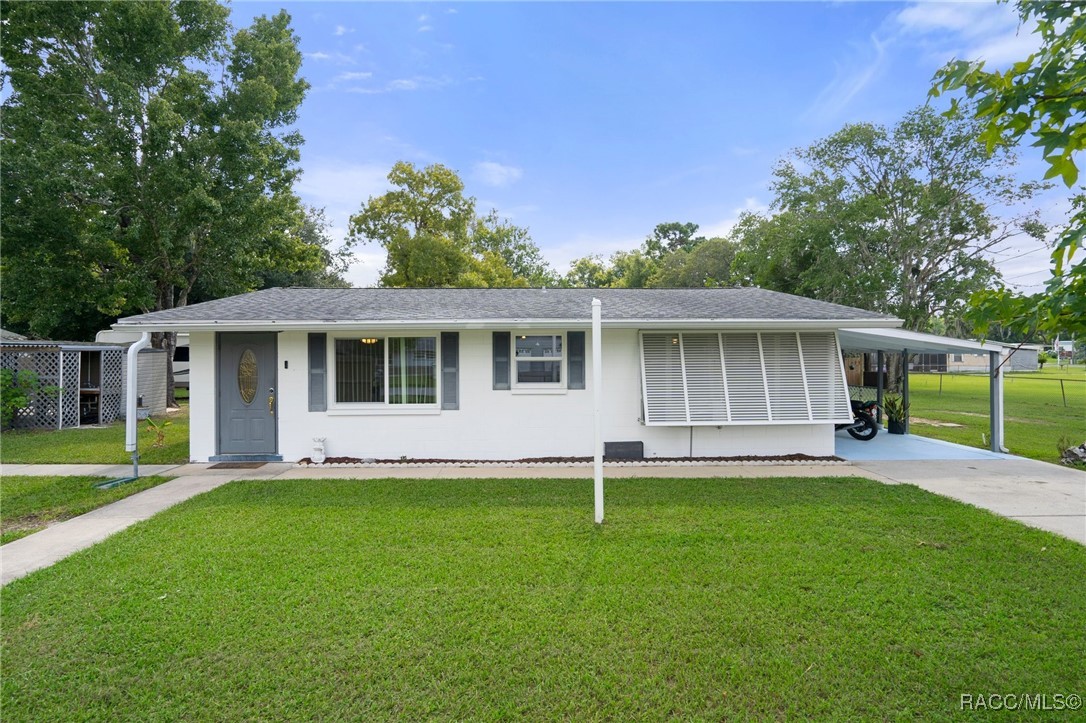 Manatee Ter, Homosassa, FL 34446