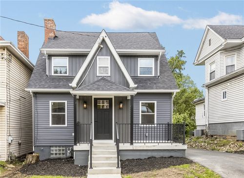 421 W College St, Canonsburg, PA, 15317-1020 | Card Image
