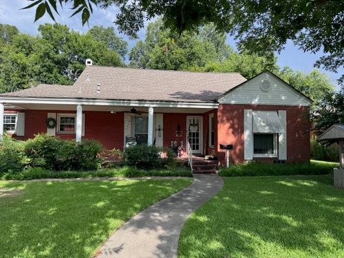 606 N Johnson St, Mineola, TX, 75773-1812 | Card Image