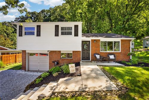127 Alpine Village Dr, Monroeville, PA, 15146-3743 | Card Image