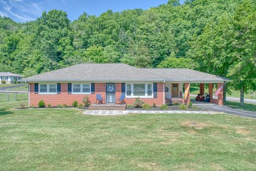 402 South Grundy Quarles Hwy, Gainesboro, TN, 38562 | Card Image