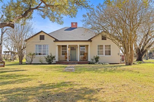 18218 Buck Rd, Washington, TX, 77880-6502 | Card Image