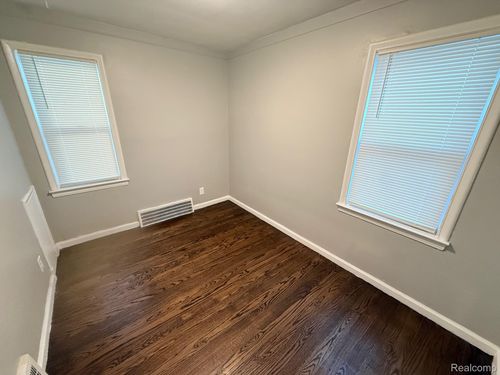 3800 Westpoint St, Dearborn, MI, 48124-3251 | Card Image