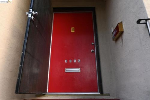 1316 Russell St, Berkeley, CA, 94702-2433 | Card Image