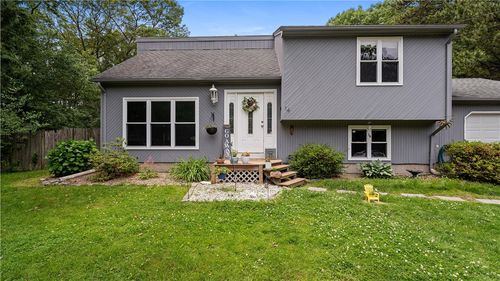 14 Deer Run Dr, Coventry, RI, 02816-8522 | Card Image