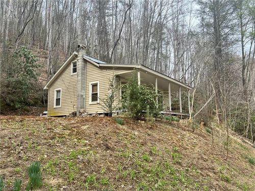 8253 N Old Nc Highway 16, Millers Creek, NC, 28651 | Card Image